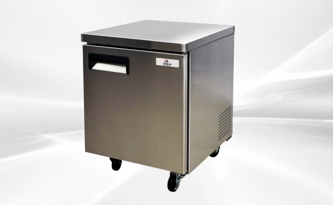 NSF Undercounter freezer 27 ins TUC27F