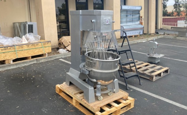 Commercial Planetary Floor mixer 80 qt