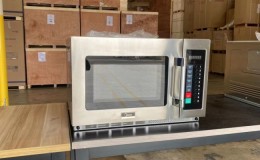 1800W Midea NSF Restaurant Microwave Oven 1834G1A