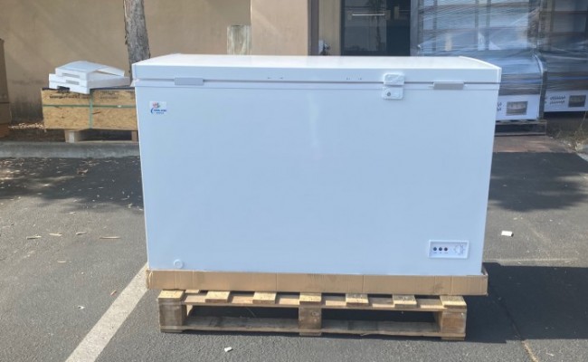 NSF 50 inch Chest freezer 13 cu ft XF-402