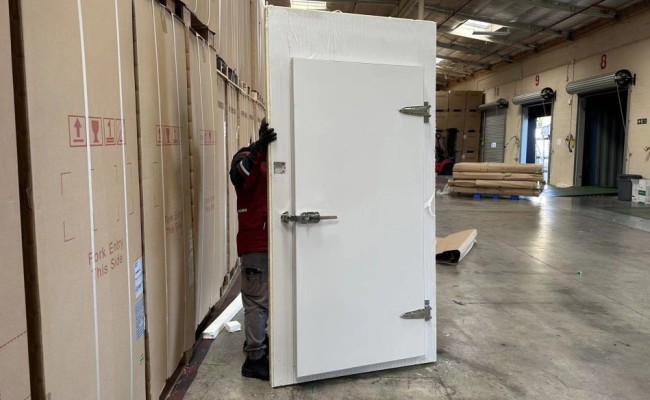 NSF Walk In Freezer White Door With Frame DOO1